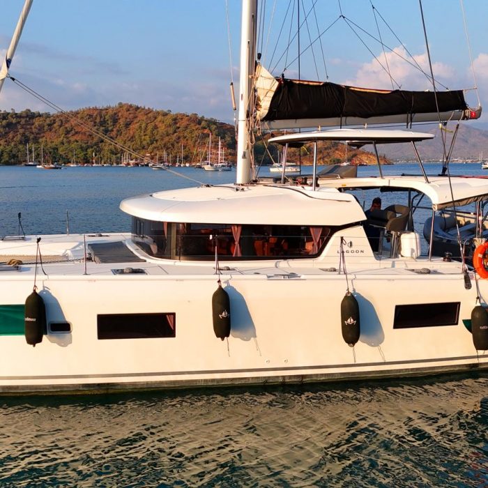 Meraki | Lagoon 42 photo 4
