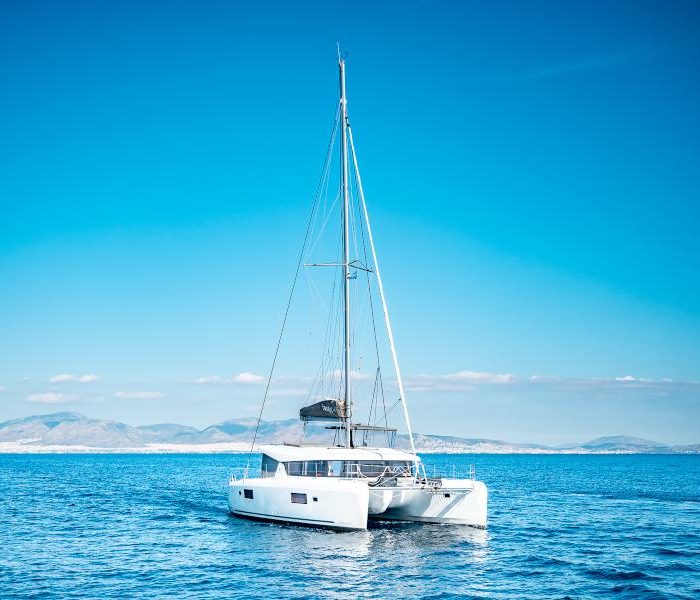 Beauty L A/C-GEN-WATER MAKER-SOLAR-ELEC.WC | Lagoon 42 photo 4