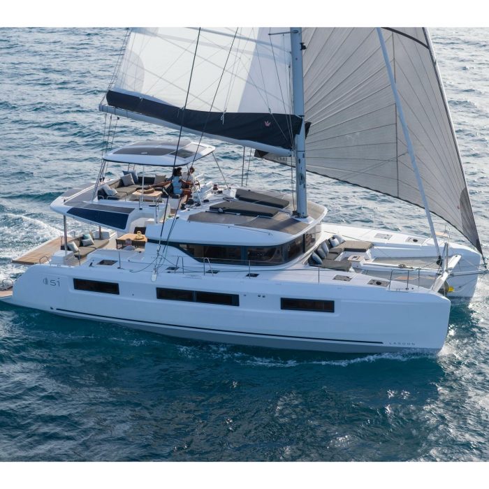 Margeo XIX (A/C, GENERATOR, WATER MAKER, ICE MAKER, HARD BIMINI TOP) | Lagoon 51 photo 1