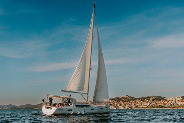 Theia | Oceanis 45 photo 2