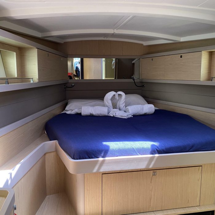 Spindrift | Beneteau Oceanis 45 photo 7