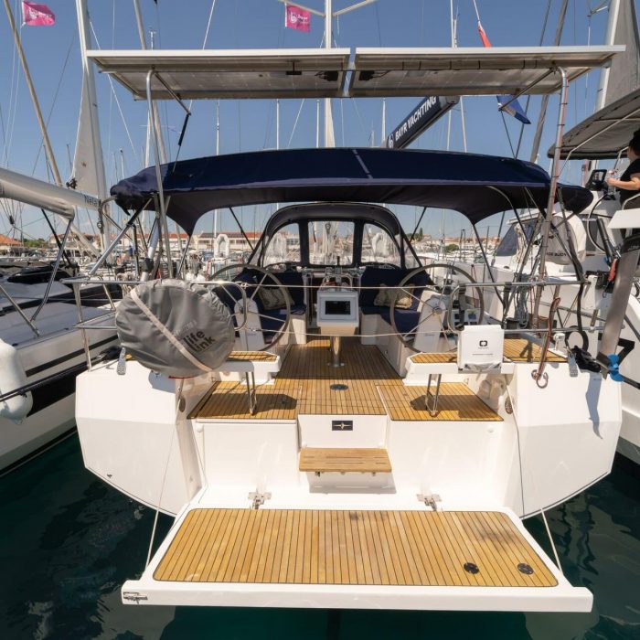 Freya | Bavaria C38 photo 11