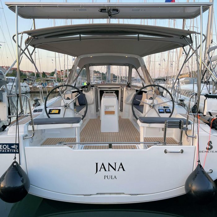 Jana | Oceanis 38.1 photo 14
