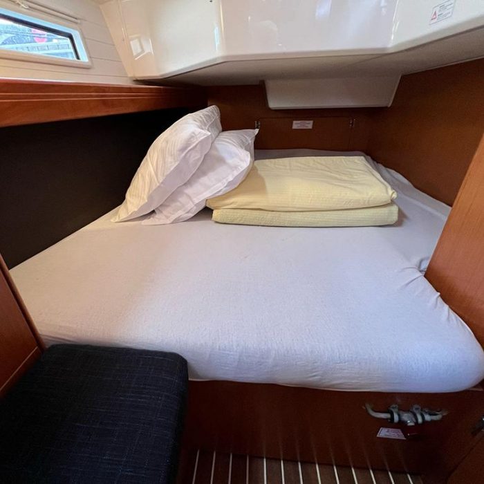 Bura | Bavaria Cruiser 37 photo 26
