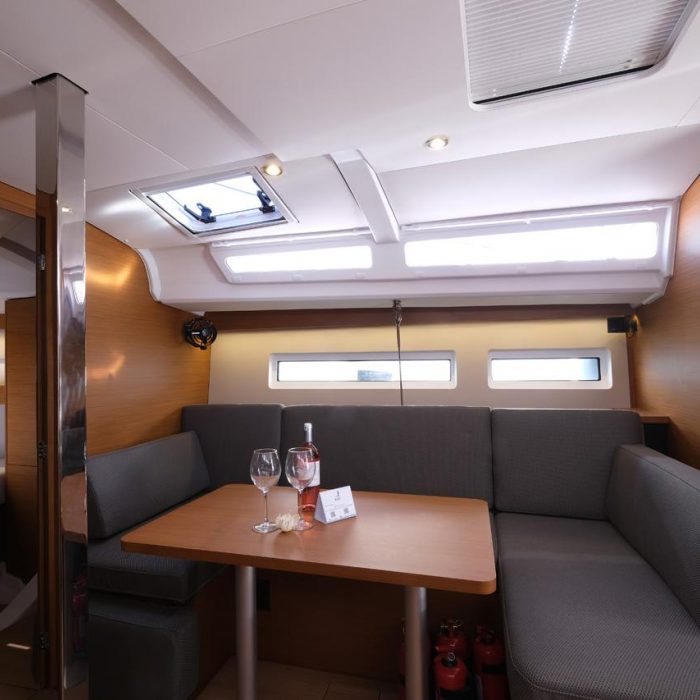 Roma | Sun Odyssey 440 photo 7