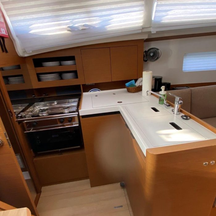 4 elli | Sun Odyssey 380 - 3 cab. photo 4