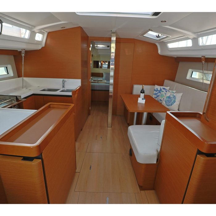 Yakamozi | Sun Odyssey 440 photo 10