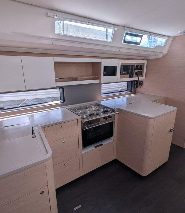 Horu | Dufour 44 photo 7