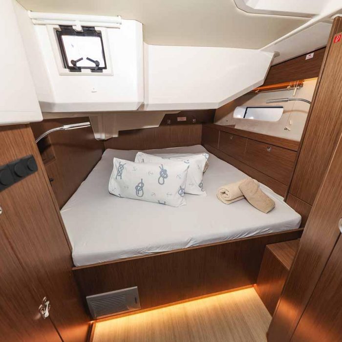Aquila | Bavaria C46 photo 17