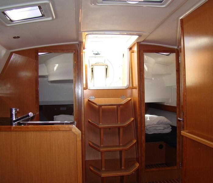 NU GA | Bavaria Cruiser 36 photo 3