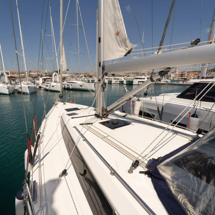 Freya | Bavaria C38 photo 10