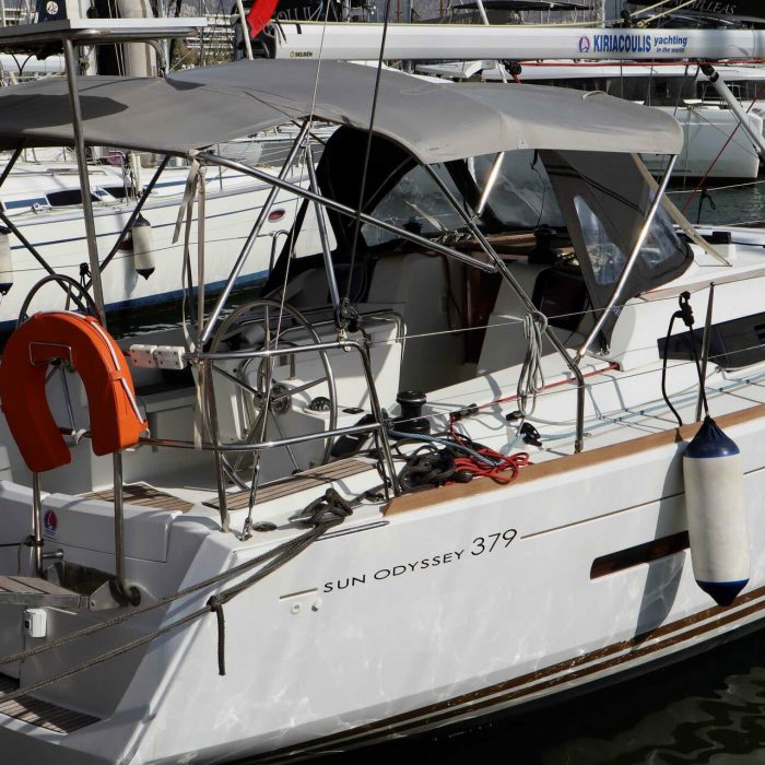 OYSTER SHELL | Sun Odyssey 379 photo 3