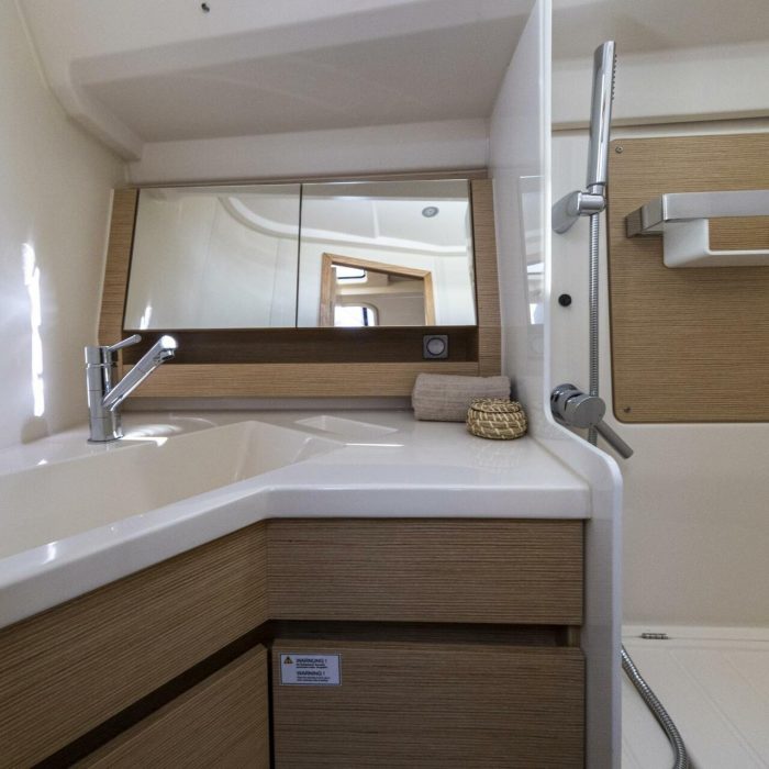 Tecla - Water maker, Solar Panel - BOTH SAILS triradial, Retractabile Bow Trust | Hanse 388 photo 11