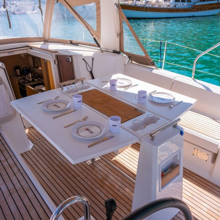 TRITON 89 | Oceanis 38.1 photo 15