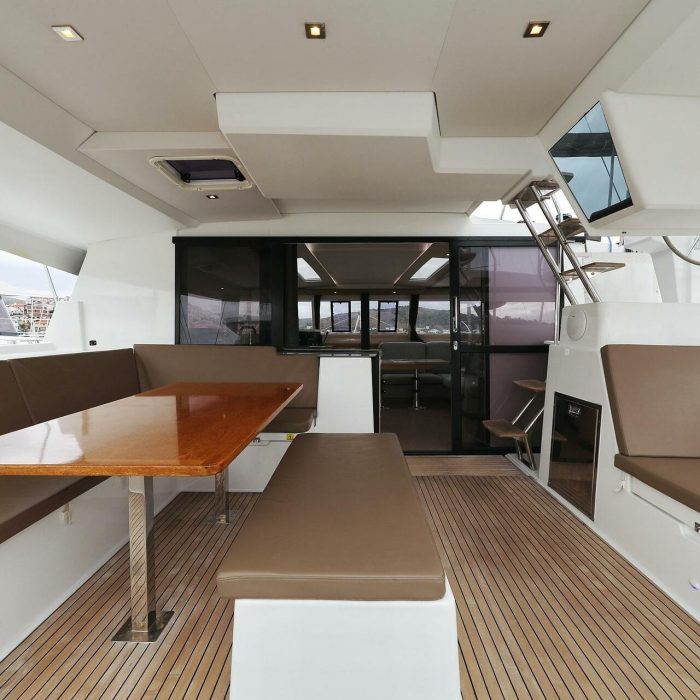Martin V | Fountaine Pajot Saona 47 Quintet photo 17