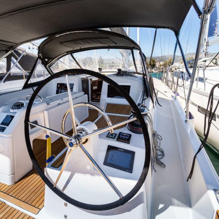 Martha | Sun Odyssey 410 photo 4