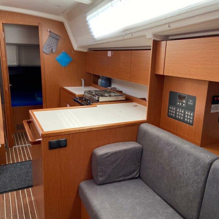 Horizon | Bavaria C42 photo 7