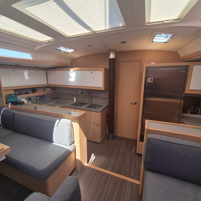 Premium + | Dufour 530 photo 7