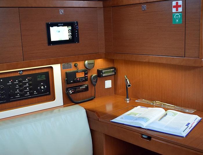 Semiramis (Refit 2021) | Oceanis 45 photo 11