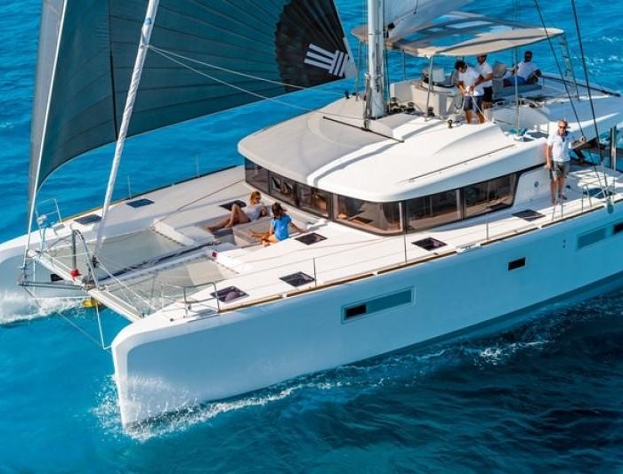 Akana | Lagoon 52F photo 1
