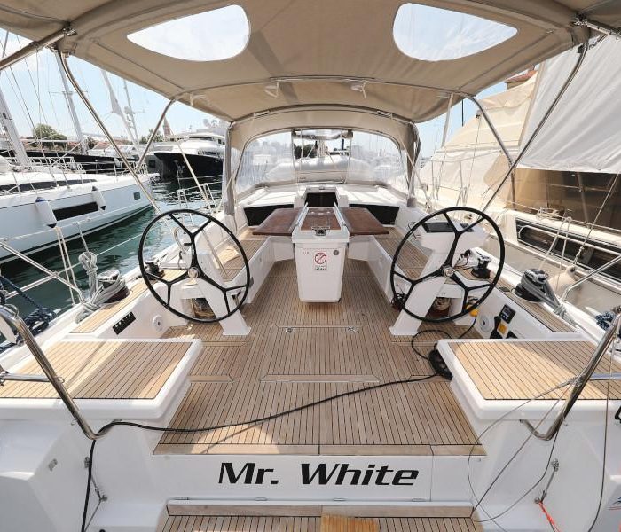 MR. WHITE | Oceanis 46.1 photo 12