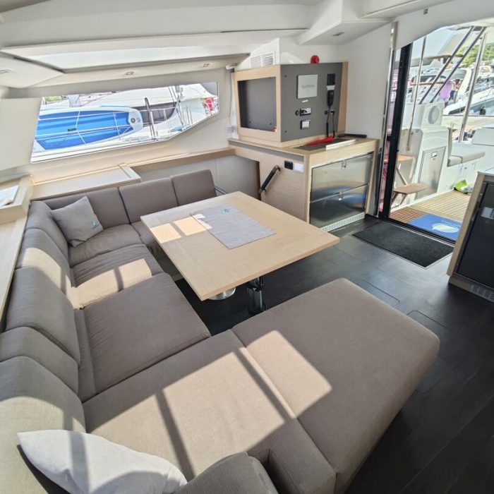 Caramita | Fountaine Pajot Elba 45 photo 11