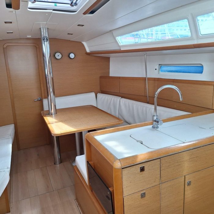 Topaze | Sun Odyssey 379 photo 9