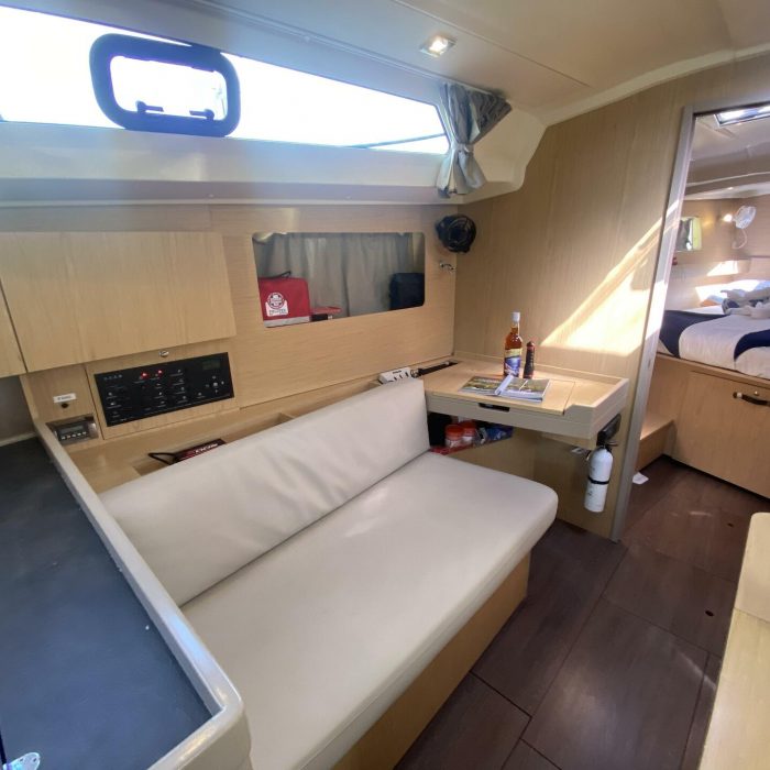 Take a bow | Beneteau 41 photo 18