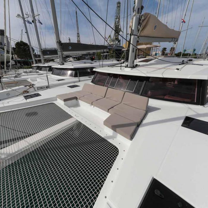 Alchiba | Fountaine Pajot Astrea 42 photo 4