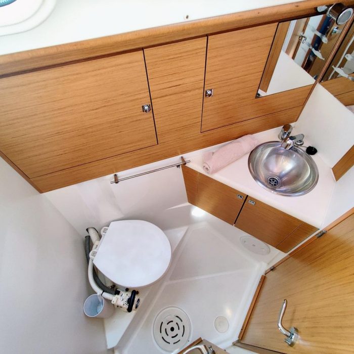 Lady Joanna | Sun Odyssey 49i photo 7
