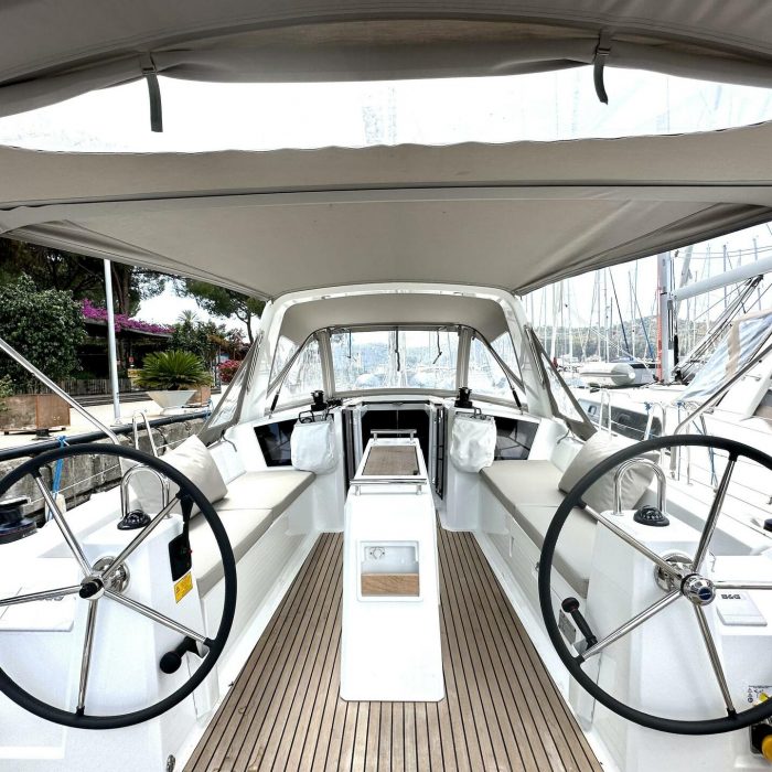 Sail Lyra | Oceanis 38.1 photo 3