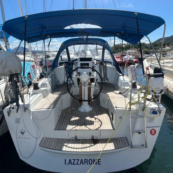 Lazzarone | Sun Odyssey 319 photo 2