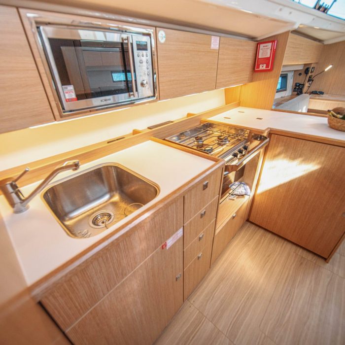 Fiona | Bavaria C42 photo 24