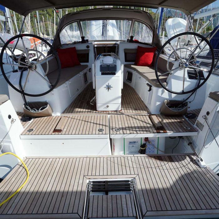 Free Me | Sun Odyssey 410 photo 4
