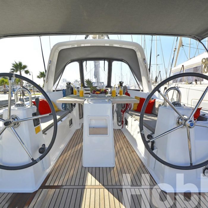 Hobbit | Oceanis 35 photo 18