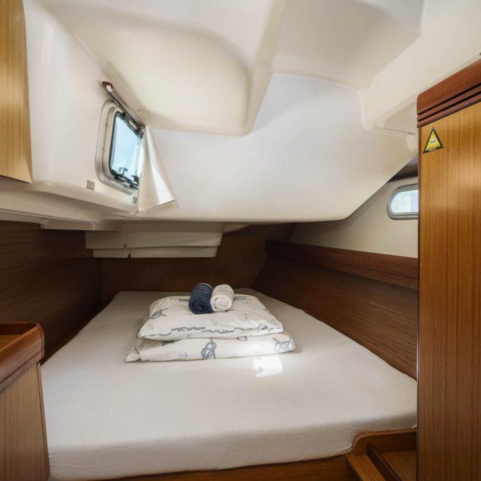 Ema | Sun Odyssey 42i photo 29