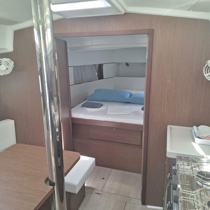Pura Vida | Oceanis 38.1 photo 3