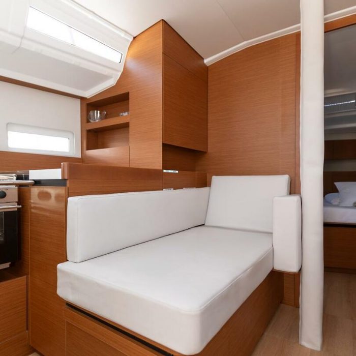 OLIVER new 2025 (air condition, solar panels) | Sun Odyssey 410 photo 16
