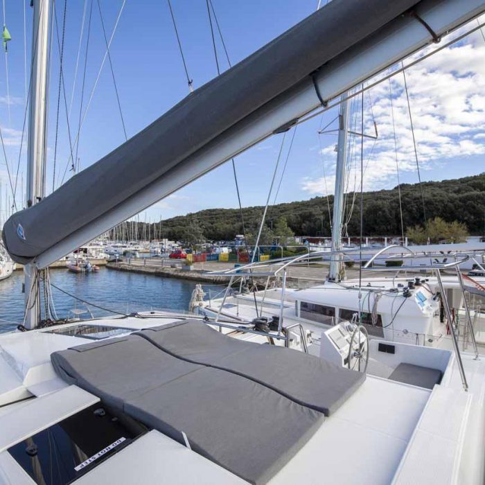 Follow the Sun | Fountaine Pajot Astrea 42 photo 8