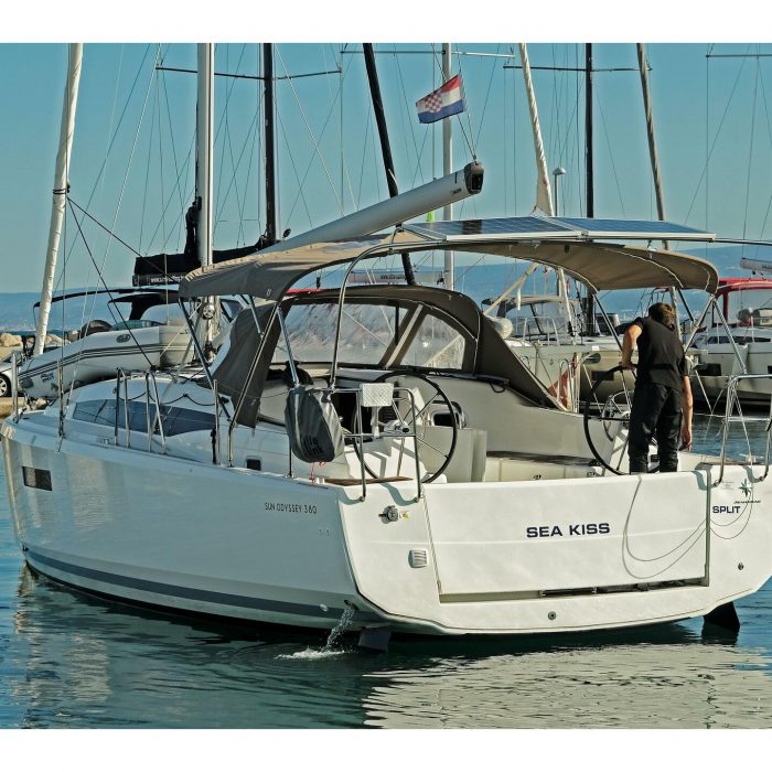 Sea Kiss | Sun Odyssey 380 photo 6