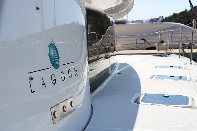 Happiness | Lagoon 421 photo 20