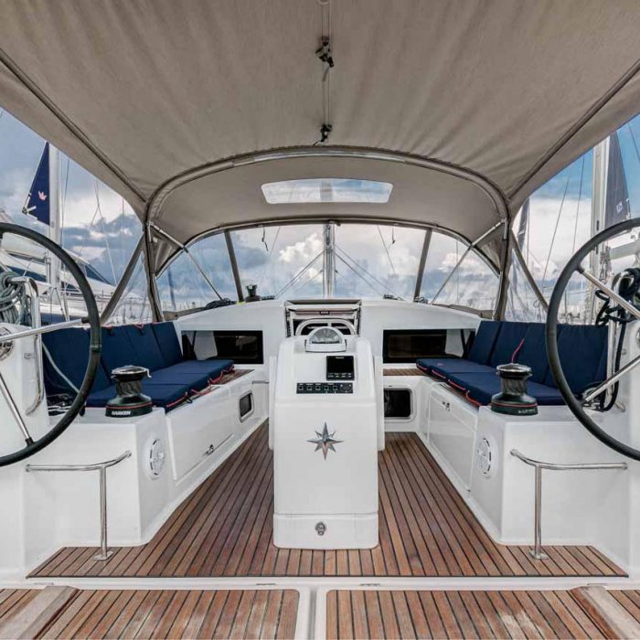 Mystic Blue | Sun Odyssey 440 photo 7