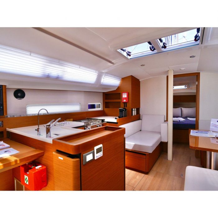 Sail Me | Sun Odyssey 410 photo 10