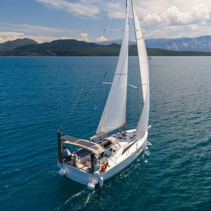 Mercator | Oceanis 37.1 photo 13