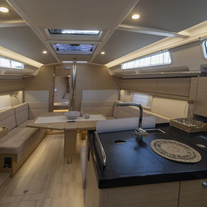 Tecla - Water maker, Solar Panel - BOTH SAILS triradial, Retractabile Bow Trust | Hanse 388 photo 7