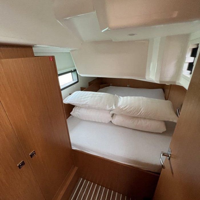 Nela | Bavaria C38 photo 22