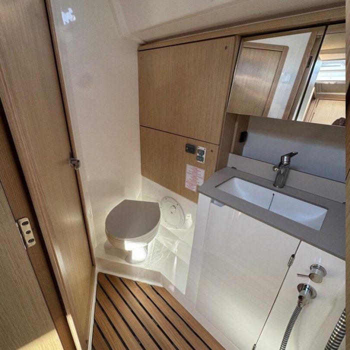 Princess Laura | Bavaria C46 photo 6