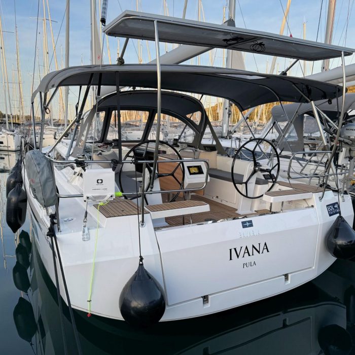 Ivana | Bavaria C42 photo 9