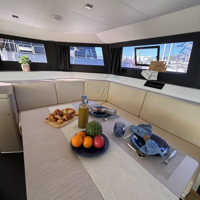Siente El Mar | Dufour 48 Catamaran - 5 + 1 cab. photo 8