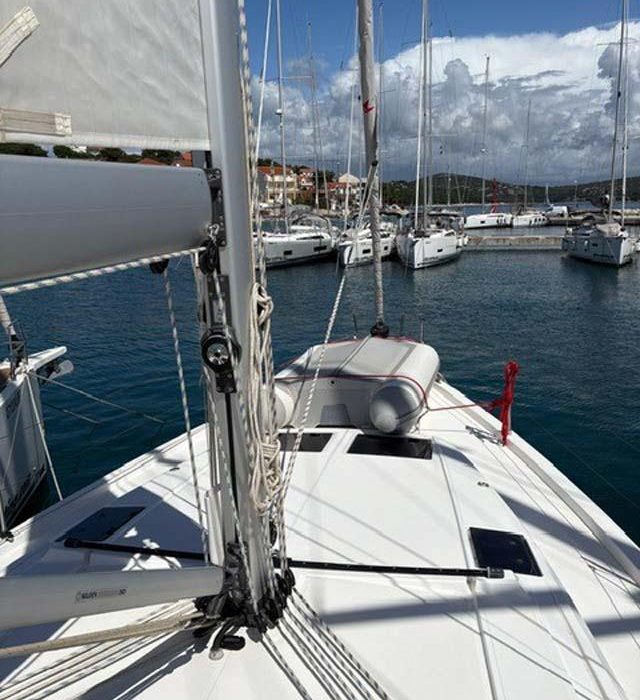 Ara | Bavaria C46 photo 2